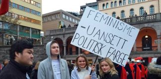 Leiar i Akershus KrFU, Julia Sandstø og partifellane Hedvig Halgunset, Kristian Sveistrup og Kim André Wiig deltok i fjor for fyrste gong i 8.mars-tog under parolen «Feminisme, uansett politisk farge».