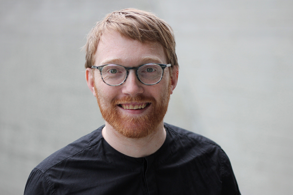 Per Magnus Finnanger Sandsmark tok til som redaktør i det nynorske nettleksikonet Allkunne 1. februar i år. FOTO: Anders Aanes / Nynorsk kultursentrum