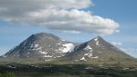 Russarane har funne ut at Alvdal og Tynset er perfekte stader å plassere dei kraftige dataserverane dei skal investera i. Biletet viser Store Sølnkletten i Alvdal vestfjell.