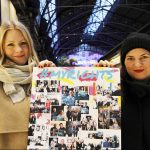 Ragnhild Lindahl Torstensen, prosjektleiar, og Jeanette Kalmar Frøvik, styreleiar i Freethem Noreg viser fram bilde frå hashtagen #myRights.