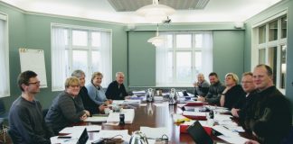 Venstre, Høgre og Framstegspartiet har dei siste vekene forhandla om ein ny regjeringsplattform på Jeløya utanfor Moss.