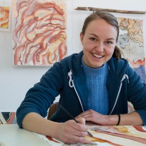 Elin Glærum Haugland i atelieret på Helsfyr. Foto: Beate Haugtrø