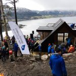 Fredag var det storstilt opning av dagsturhytta på Sandane. Hytta er den første av i alt 26 dagsturhytter i Sogn og Fjordane. Foto: Jan Kjetil Øygard / Gloppen kommune