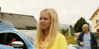 Kristine Ryssdalsnes Horvli frå Gloppen speler Gunnhild frå Høyanger, som går på Firda vidaregåande skule og bur på hybel i Sandane. Foto: Rubicon TV/NRK