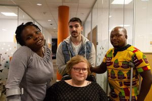 Dei norske og malawiske ungdommane samla. Patricia Moyo, Amir Hashani, Misheck Shadreck Mithi og Henriette Andreassen. Foto: Beate Haugtrø