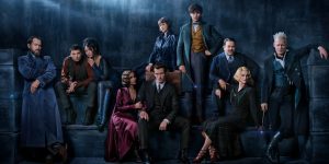 Rollebesettinga i den første Fabeldyr-filmen fekk kritikk for lite mangfald. I den nye filmen er det både gamle og nye andlet. Foto: Warner Bros