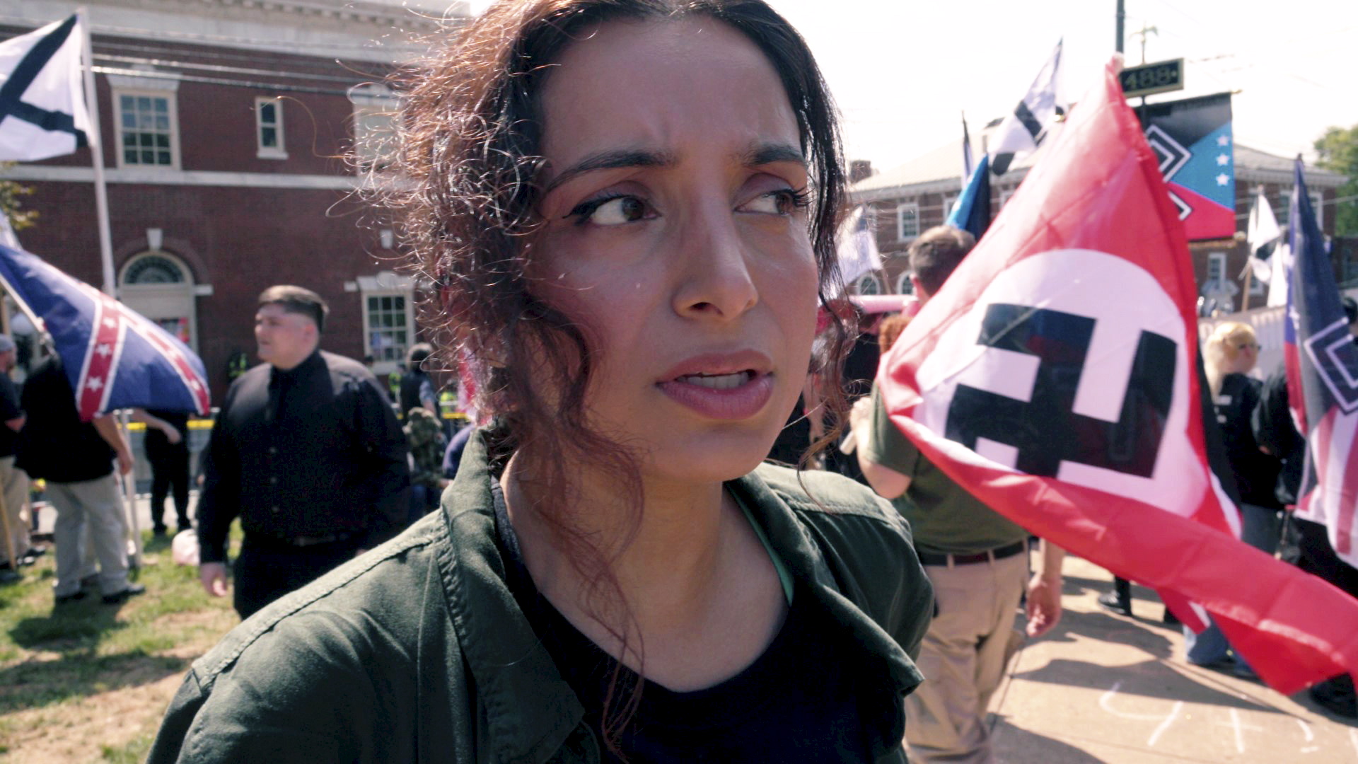 Deeyah Khan (bildet) er med sin nyeste dokumentar "White Right: Meeting The Enemy" i ferd med å pådra seg en sterk liste over priser, nå sist en internasjonal nyhets-Emmypris. Foto: Fuuse Films / Handout
