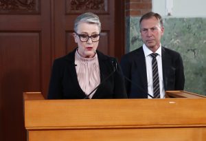 Oslo 20181005. Berit Reiss-Andersen, leder av Nobelkomiteen, offentliggjør at Denis Mukwege og Nadia Murad er vinnerne av årets fredspris på Nobelinstituttet i Oslo fredag. Foto: Terje Pedersen / NTB scanpix