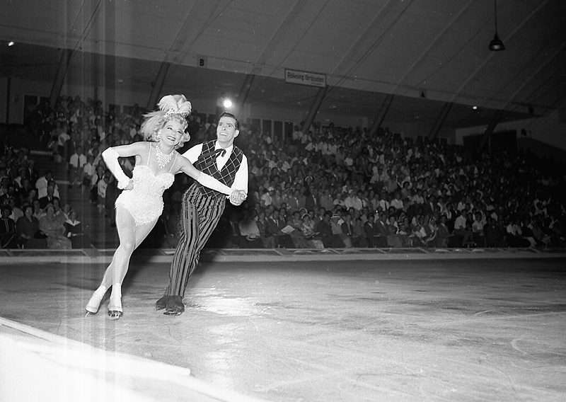 Rus yulduzlarining samimiy qarashlari Ertalab xotinim bilan jinsiy aloqa