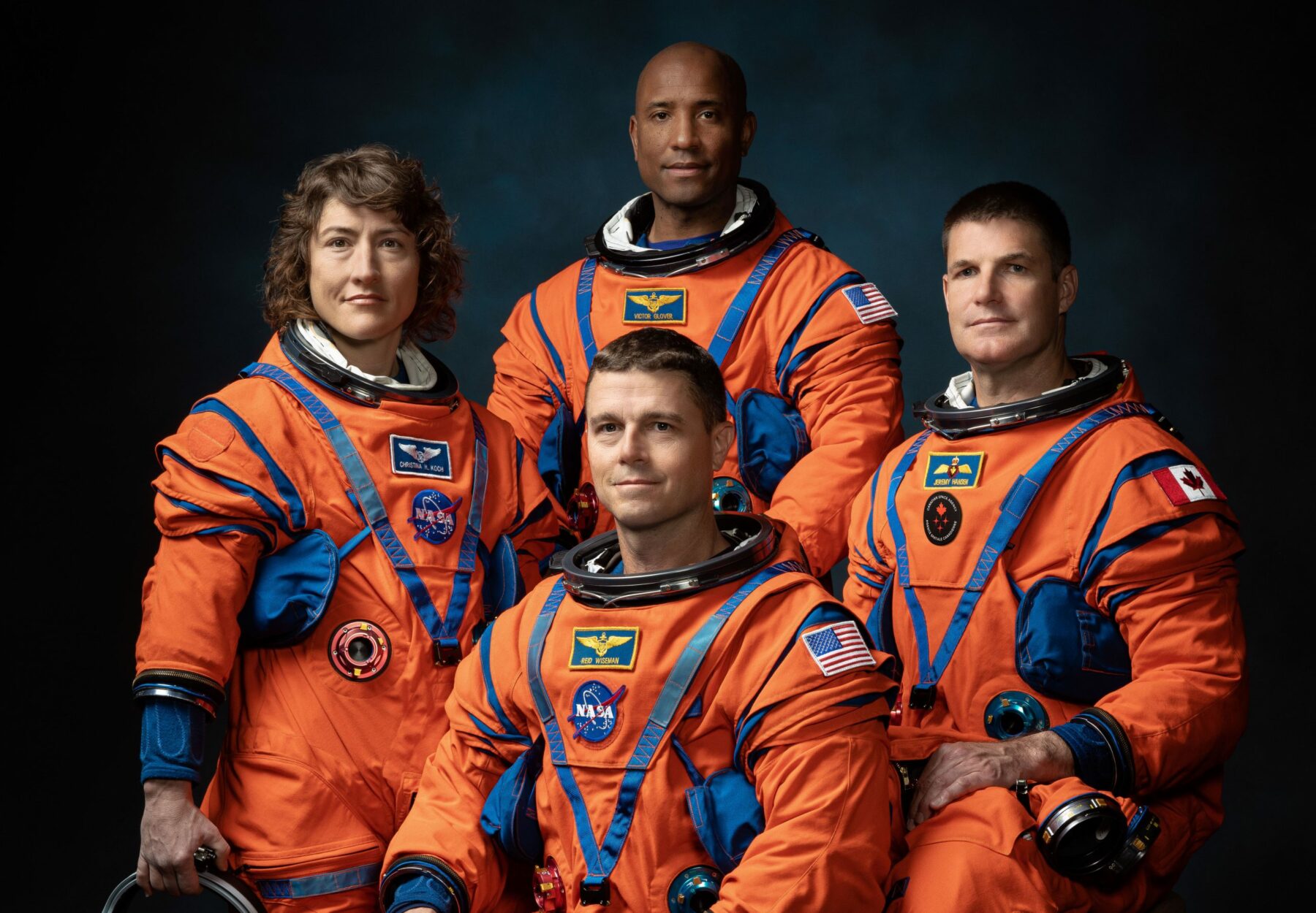 Fire astronautar, inkludert ei kvinne og ein svart mannen kvinn